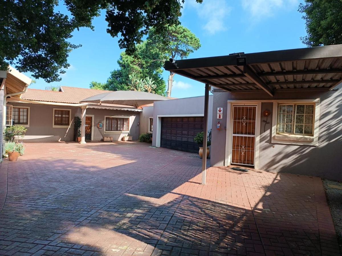 Blue Lantern Bed And Breakfast Kempton Park Exterior photo