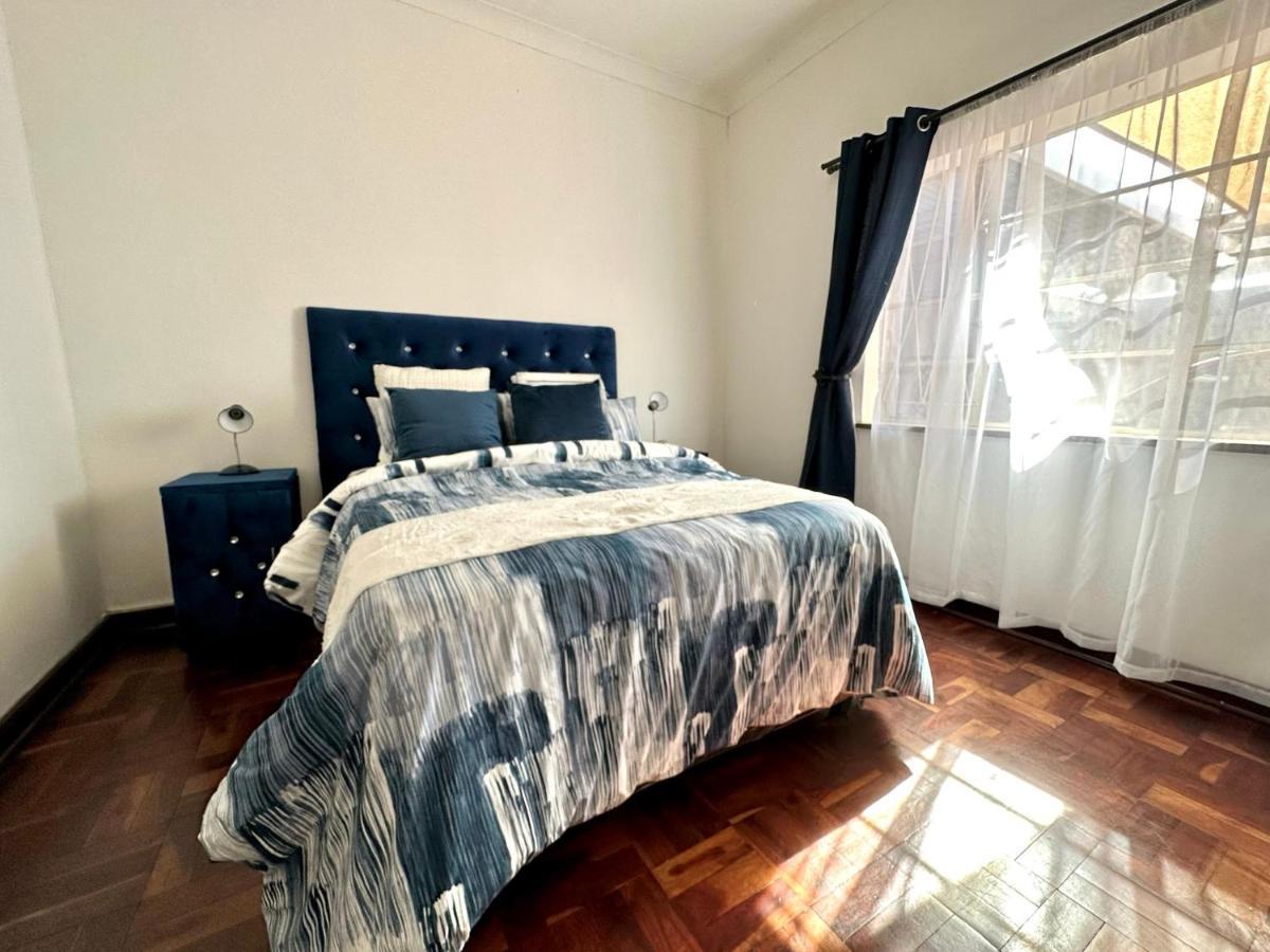 Blue Lantern Bed And Breakfast Kempton Park Exterior photo