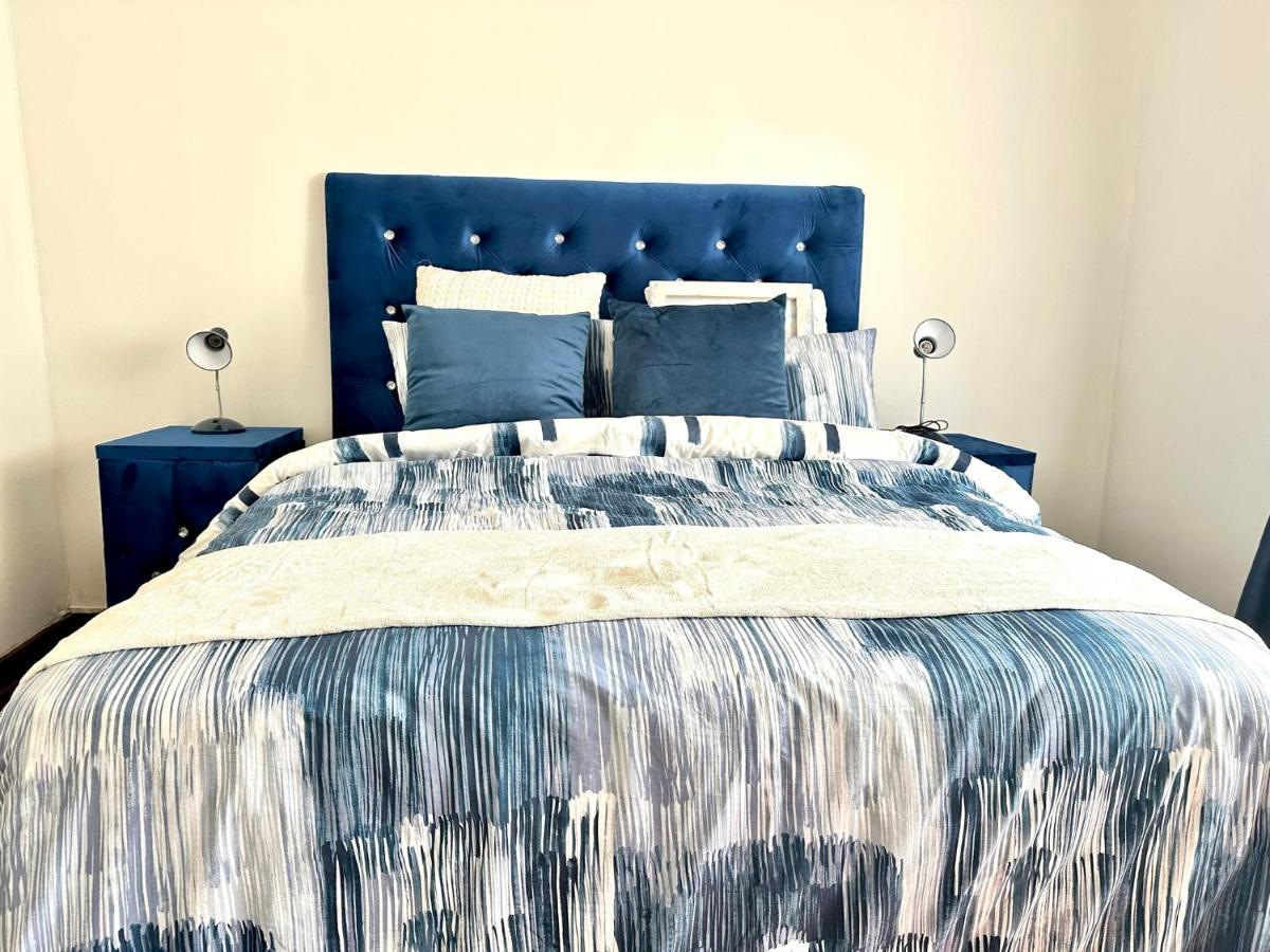 Blue Lantern Bed And Breakfast Kempton Park Exterior photo