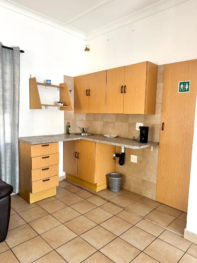 Blue Lantern Bed And Breakfast Kempton Park Exterior photo