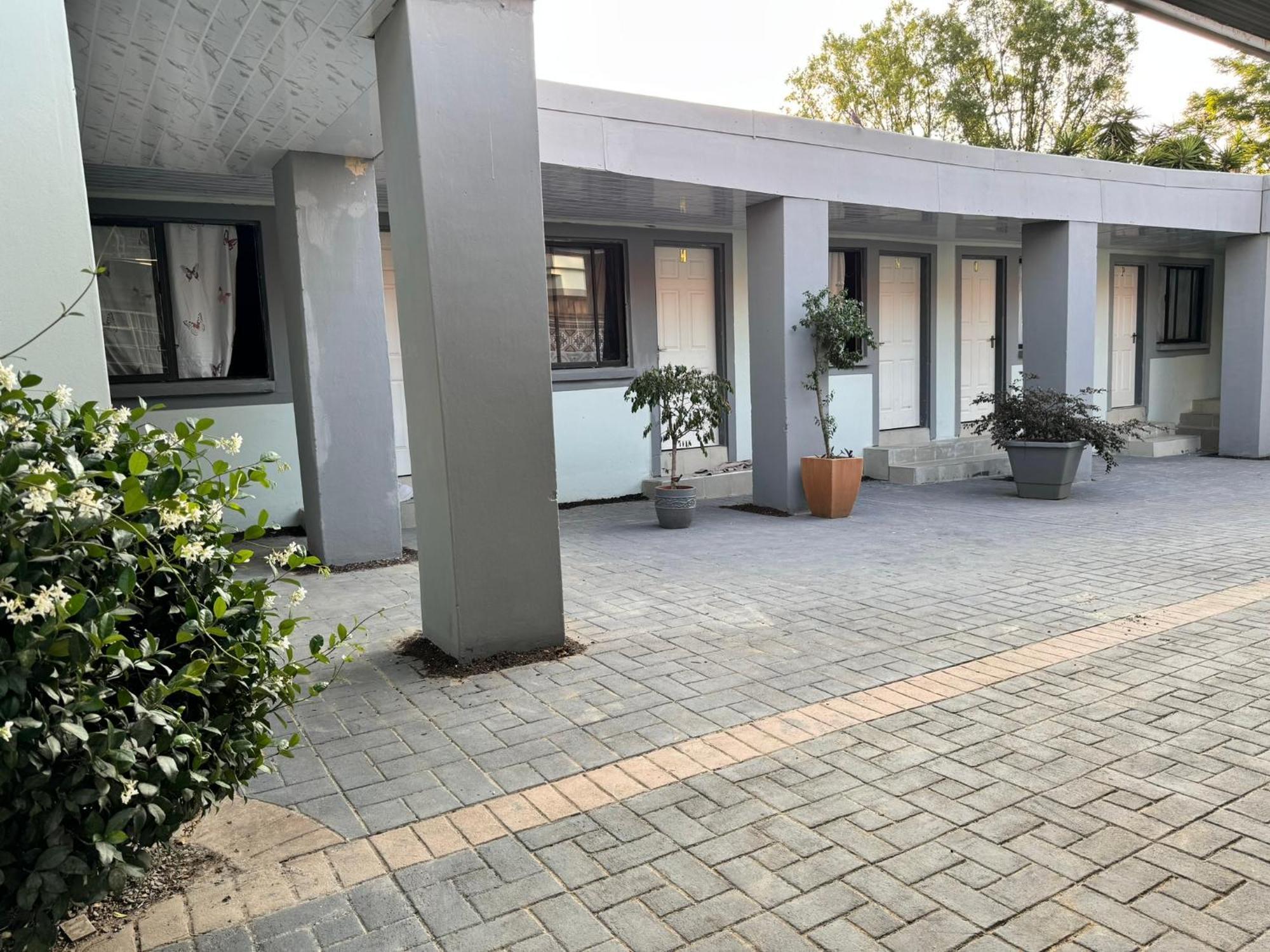 Blue Lantern Bed And Breakfast Kempton Park Exterior photo
