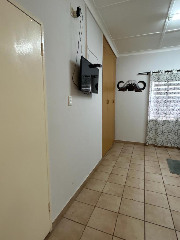 Blue Lantern Bed And Breakfast Kempton Park Exterior photo