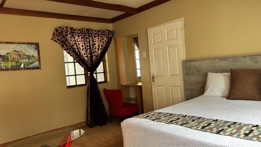 Blue Lantern Bed And Breakfast Kempton Park Exterior photo
