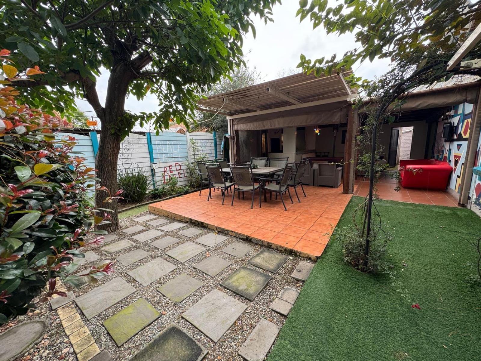 Blue Lantern Bed And Breakfast Kempton Park Exterior photo